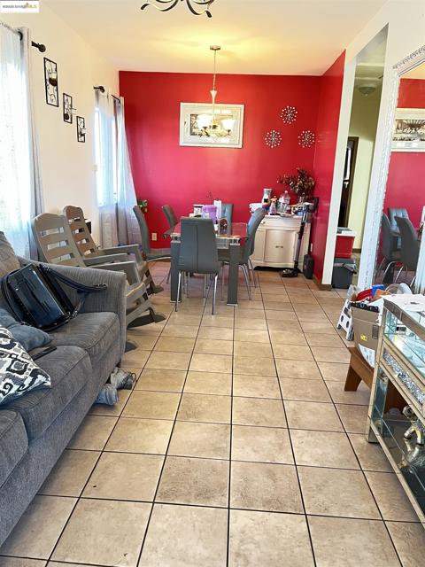 381 S 34Th St, Richmond CA: https://media.crmls.org/mediaz/5c2bb929-9445-439b-a6df-a3c98afe7f51.jpg
