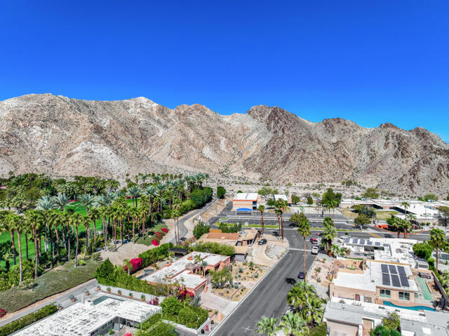 71350 Halgar Road, Rancho Mirage CA: https://media.crmls.org/mediaz/5c2c116b-e3b6-4b14-b919-3932b8fa5717.jpg