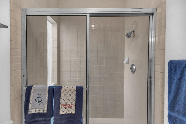 165 Lake Shore Drive, Rancho Mirage CA: https://media.crmls.org/mediaz/5c2c855e-1bd2-4816-b7de-ea99a91ae18f.jpg