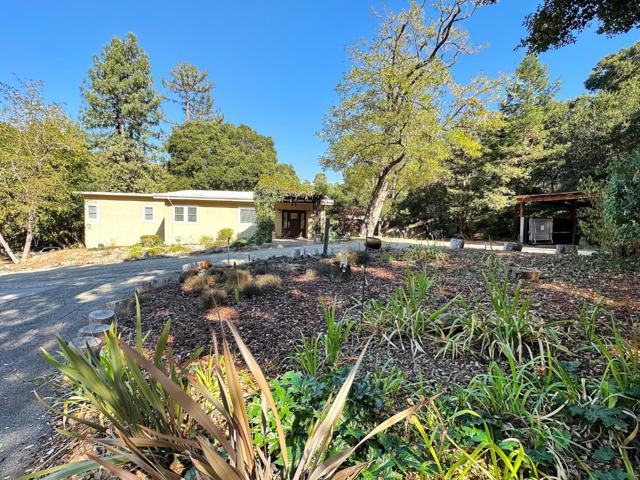 225 Lindenbrook Road, Woodside CA: https://media.crmls.org/mediaz/5c2e88b3-d8d4-44d6-a859-1cef0b5cc977.jpg