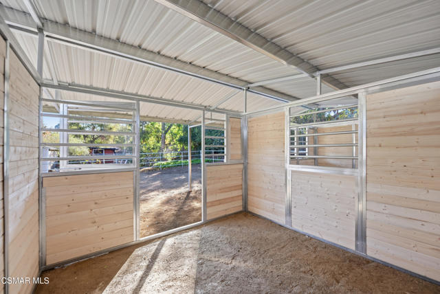 952 Carefree Drive, Simi Valley CA: https://media.crmls.org/mediaz/5c2e8d5b-4260-4483-8c24-2fab2872afd2.jpg