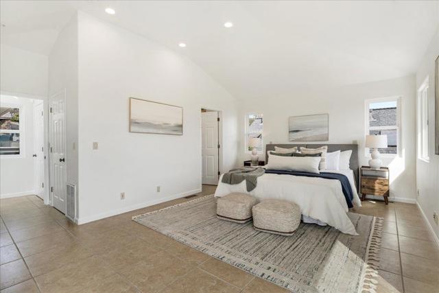 22011 E Cliff Drive, Santa Cruz CA: https://media.crmls.org/mediaz/5c2ea3e6-0d89-4de5-a6f8-5c5c02eea20a.jpg