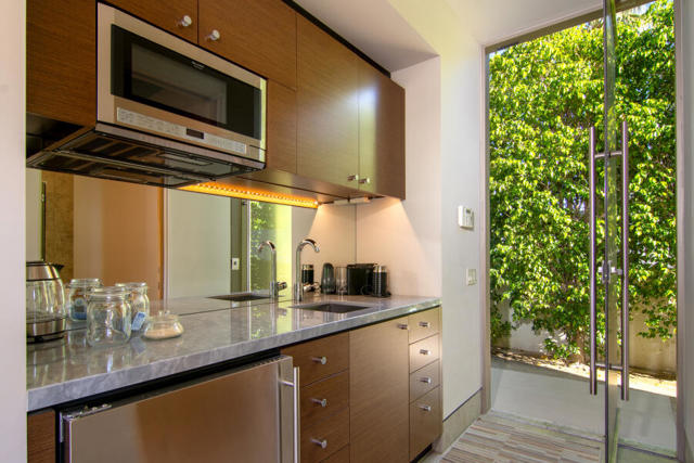 740 N Prescott Drive, Palm Springs CA: https://media.crmls.org/mediaz/5c2edd70-a740-4942-a828-d77d4c5cc803.jpg