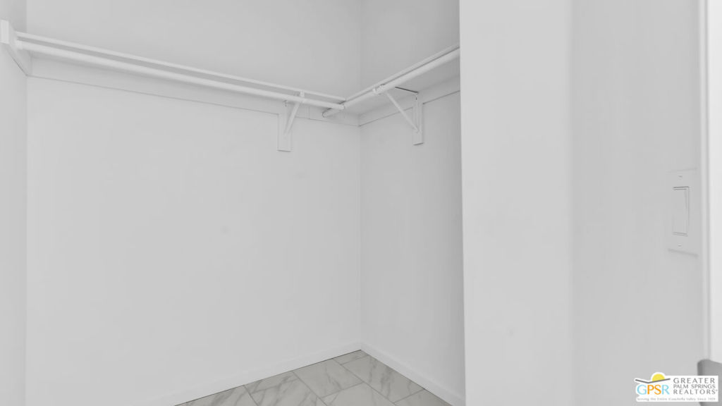 https://media.crmls.org/mediaz/5c2f1e50-e32b-4e72-b5c4-5740e5fbdb95.jpg?preset=X-Large