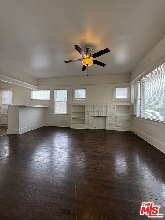 1111 Orizaba Avenue, Long Beach CA: https://media.crmls.org/mediaz/5c2fb2b9-3870-4561-8098-ae54afd837f2.jpg