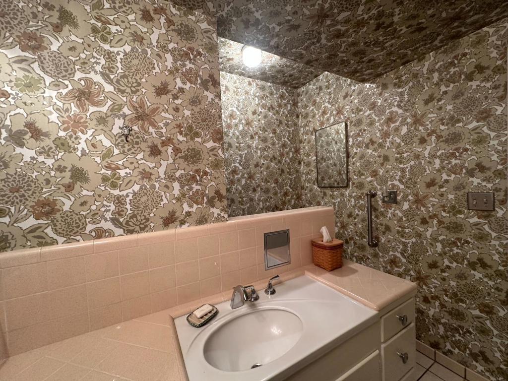 https://media.crmls.org/mediaz/5c2fe269-2e6d-481e-a00b-22acb069572e.jpg?preset=X-Large