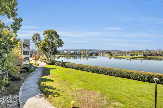 815 Sea Spray Lane, Foster City CA: https://media.crmls.org/mediaz/5c30a251-9dee-4c50-8351-21855b291efa.jpg