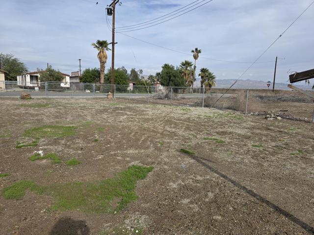 9588 Avenue H, Bombay Beach CA: https://media.crmls.org/mediaz/5c30b257-e084-44a7-963e-7ef57aa4a49b.jpg