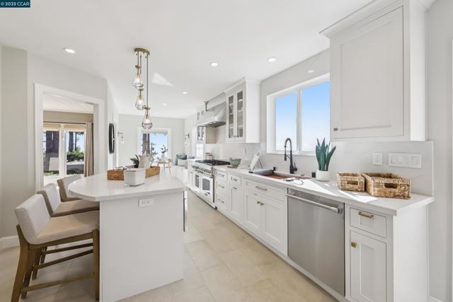680 Grizzly Peak Blvd, Berkeley CA: https://media.crmls.org/mediaz/5c30be15-46df-4b41-b633-fdf3a806dda9.jpg