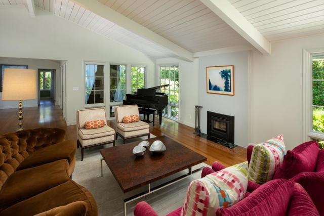343 Lloyden Park Lane, Atherton CA: https://media.crmls.org/mediaz/5c30ca29-7610-4049-97ea-44ef961cc45f.jpg