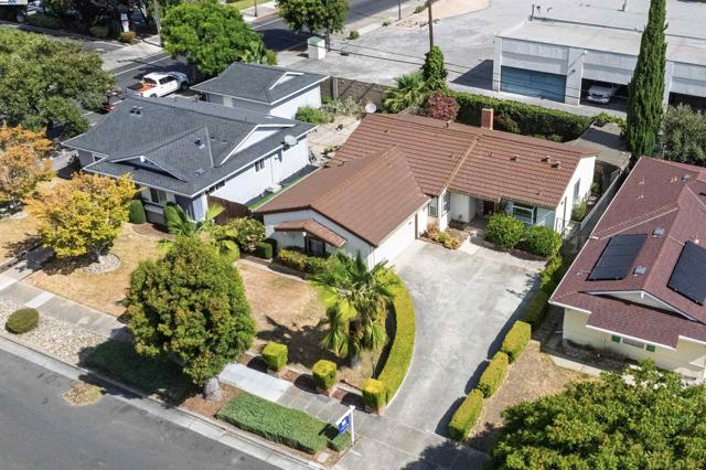 5083 Miramar, San Jose CA: https://media.crmls.org/mediaz/5c312e22-e4f8-4b60-841a-0408714bcc0a.jpg