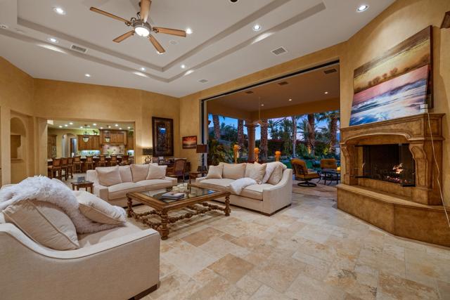 4 Terra Vista Court, Rancho Mirage CA: https://media.crmls.org/mediaz/5c3131d3-8972-4c57-8cf1-d8e041e1845d.jpg