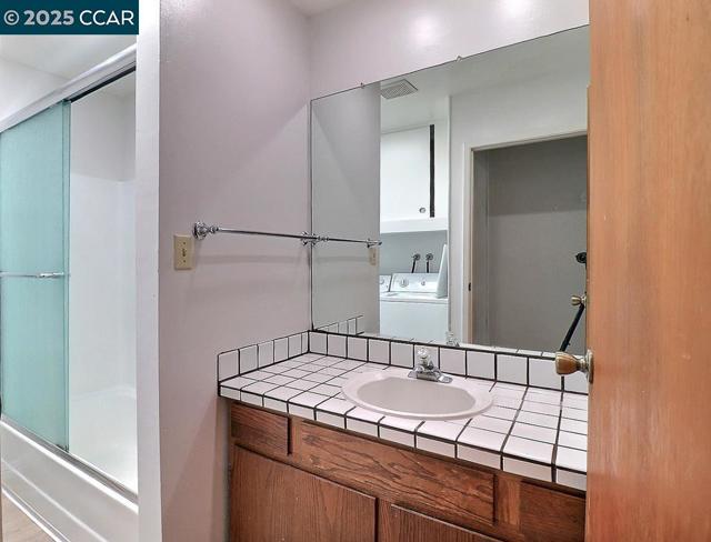 2465 Buena Vista Ave, Walnut Creek CA: https://media.crmls.org/mediaz/5c318323-ca82-4e14-a50c-b5c3686364f0.jpg