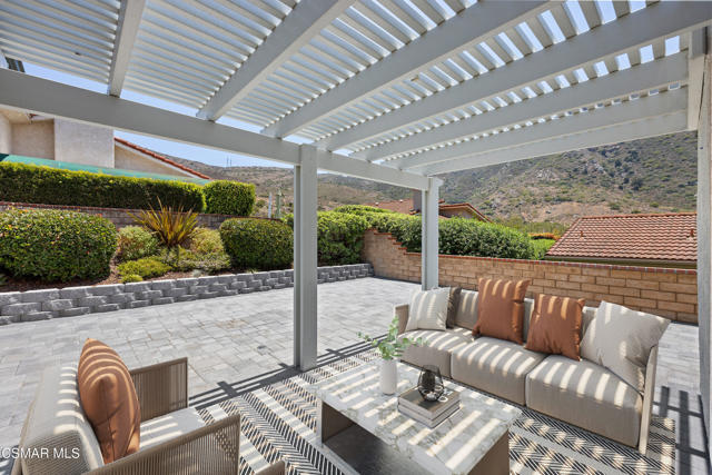 1134 Paquita Street, Camarillo CA: https://media.crmls.org/mediaz/5c31d4e8-3ce8-486d-93eb-b10ae0a84543.jpg