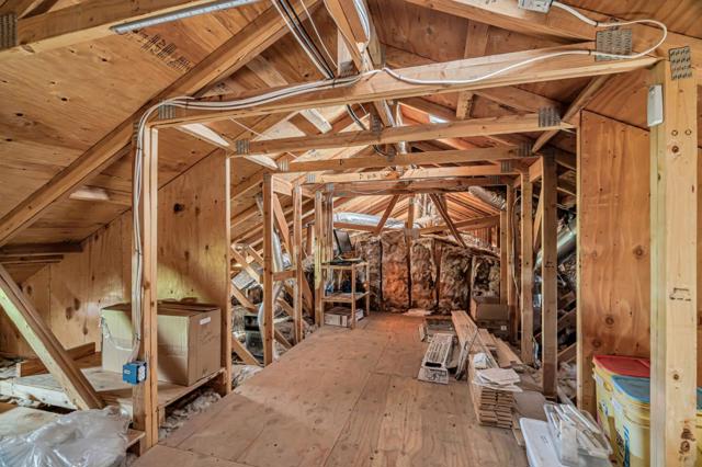 15010 Larga Vista Drive, Los Gatos CA: https://media.crmls.org/mediaz/5c322f01-9e61-4521-a35f-171a46178b77.jpg