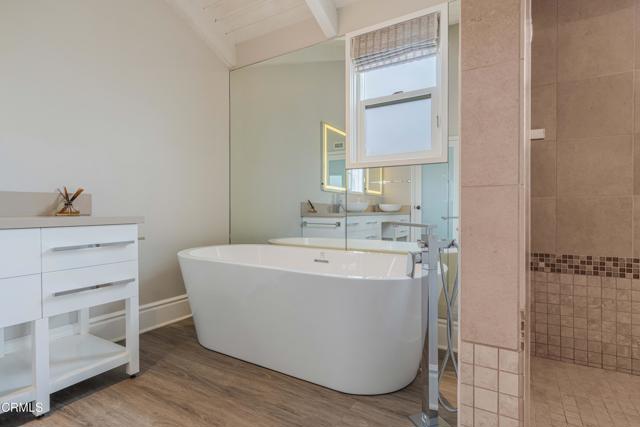 1410 MARINE Way, Oxnard CA: https://media.crmls.org/mediaz/5c326e65-9a54-48b0-980c-b0e1175ad891.jpg
