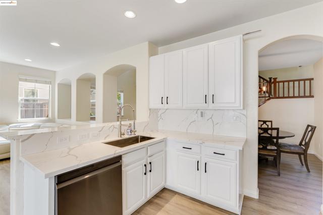 569 Primitivo Ct, Fairfield CA: https://media.crmls.org/mediaz/5c33b2a3-515b-41f5-bf45-7128c97b28db.jpg