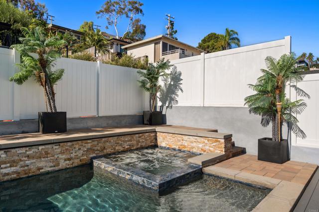 3120 Poe Street, San Diego CA: https://media.crmls.org/mediaz/5c341dd3-0ad0-45a8-bde4-e723e5492283.jpg