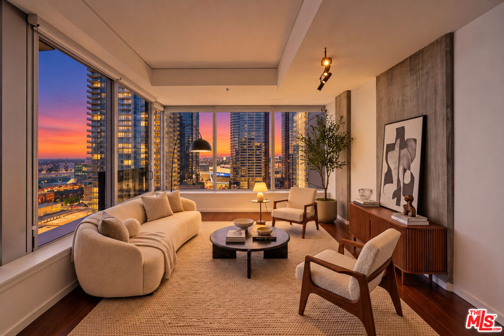 1155 S Grand Avenue Unit 2004