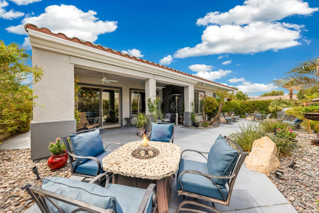 Image 21 of 26 For 40882 Calle Claro