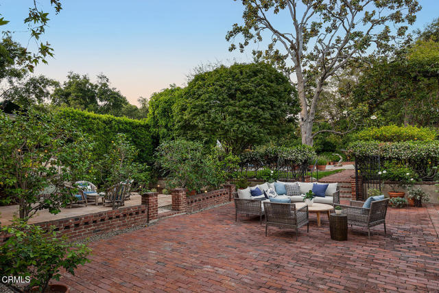 314 Arroyo Drive, South Pasadena CA: https://media.crmls.org/mediaz/5c3486a2-6d20-4c72-98c1-846243ed2209.jpg
