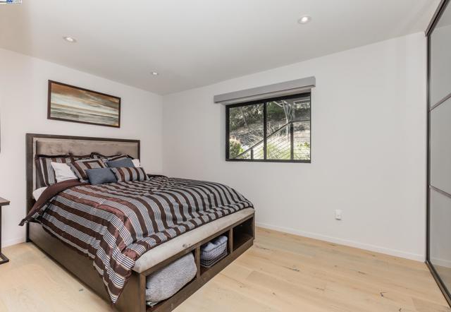 5 Sky Terrace, Danville CA: https://media.crmls.org/mediaz/5c34c750-4d96-44eb-943f-3ffca7907925.jpg