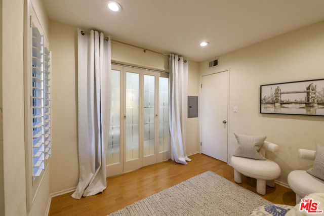 4628 Maytime Lane, Culver City CA: https://media.crmls.org/mediaz/5c35cee0-9dbd-4bd5-81b9-083c51773d8a.jpg