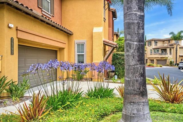 2793 Matera Ln, San Diego CA: https://media.crmls.org/mediaz/5c35d045-99af-42c7-b278-ddeb3d46a0bd.jpg