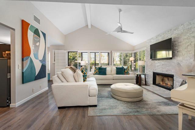 12 Galicia Court, Palm Desert CA: https://media.crmls.org/mediaz/5c35e99e-f5ef-4e24-83cc-18f4868ddc2a.jpg