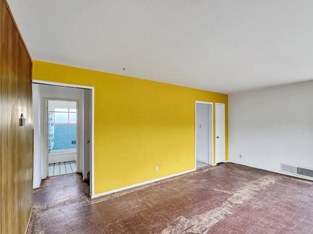 324 Glencourt Way, Pacifica CA: https://media.crmls.org/mediaz/5c364a89-9fed-462f-916d-be1e7e03ed63.jpg