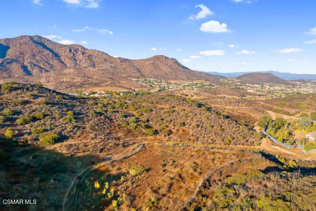 5519 Via Olas, Newbury Park CA: https://media.crmls.org/mediaz/5c368bea-327a-4565-9cb5-087cd6f428d4.jpg