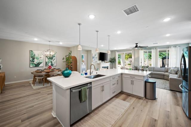 42811 Torno Place, Indio CA: https://media.crmls.org/mediaz/5c36c5ea-634d-4234-aecf-bcd2a0e227dd.jpg