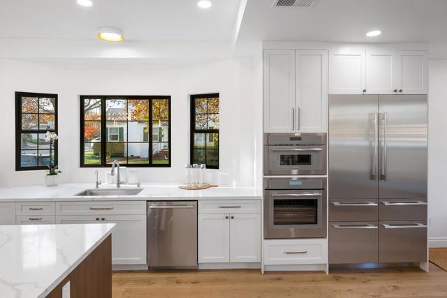 1476 Drake Avenue, Burlingame CA: https://media.crmls.org/mediaz/5c36e23d-7c64-49f2-a1e5-a13a6f867c8e.jpg