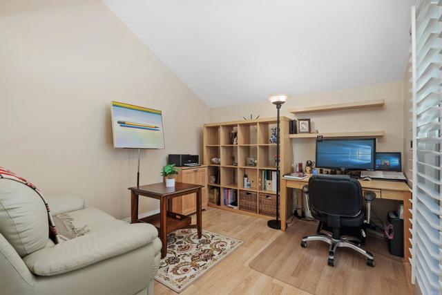 Detail Gallery Image 13 of 35 For 6673 Corte Maria, Carlsbad,  CA 92009 - 3 Beds | 2 Baths