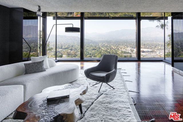 1100 Paso Alto Drive, Pasadena CA: https://media.crmls.org/mediaz/5c376bf7-a9cc-4ba9-889e-55dc76879ce9.jpg