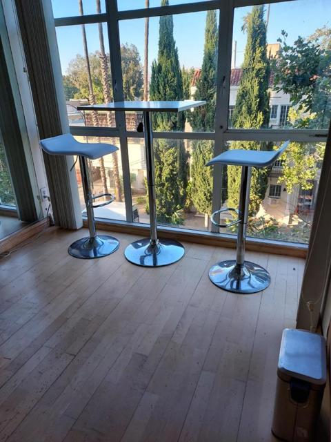 97 E Saint James Street, San Jose CA: https://media.crmls.org/mediaz/5c37e623-66ff-4722-9a9a-05978b30daf4.jpg