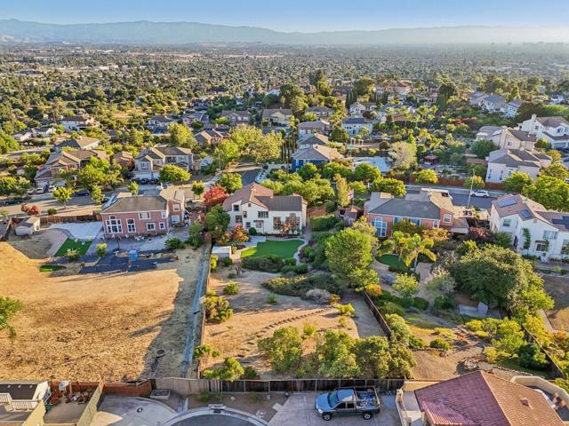 1527 Calco Creek Drive, San Jose CA: https://media.crmls.org/mediaz/5c380944-6e40-4d0f-aeb1-752d50f3fcfa.jpg