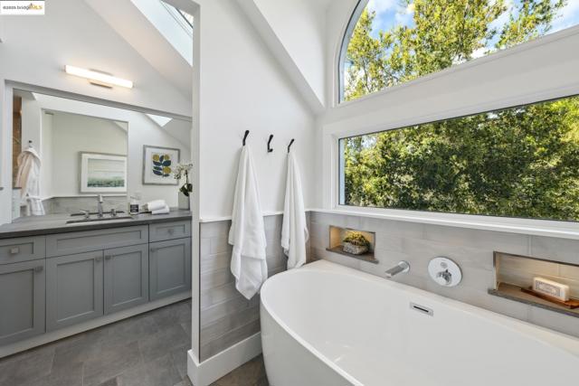 Image 39 of 60 For 5980 Harbord Dr