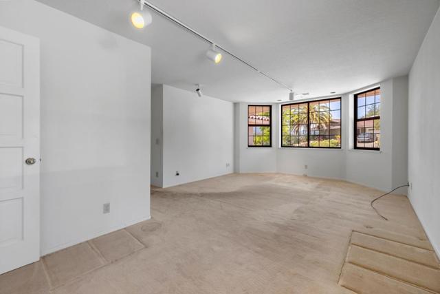 1091 Valley View Court, Los Altos CA: https://media.crmls.org/mediaz/5c38305b-2799-4042-bd3a-d289001d6aa4.jpg