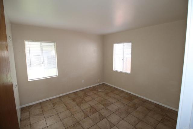 742 Jefferson Avenue, Chula Vista CA: https://media.crmls.org/mediaz/5c383223-5bb8-4d90-9a35-14ae9eb7b2b7.jpg