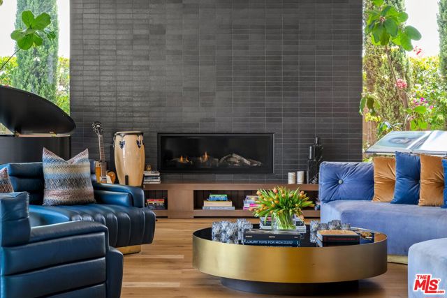 1030 Somera Road, Los Angeles CA: https://media.crmls.org/mediaz/5c384cae-c5cb-476d-aadd-a2cfa573769c.jpg
