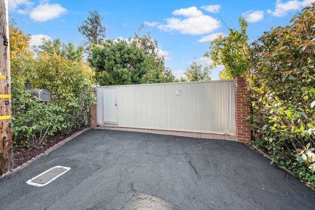 332 Camino Al Lago, Menlo Park CA: https://media.crmls.org/mediaz/5c38cef1-341d-4093-9598-2af3a1571ae9.jpg