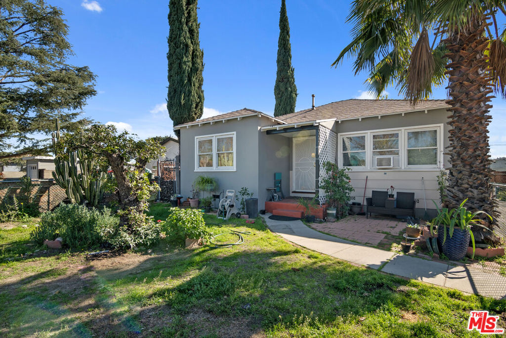 11126 Califa Street, North Hollywood, CA 91601