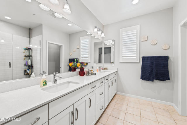 1830 Poppy Drive, Simi Valley CA: https://media.crmls.org/mediaz/5c39e7e7-8832-4d24-8ae9-b3746e972890.jpg