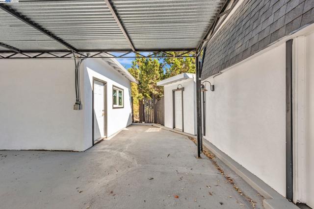10745 Ridgeview Way, San Jose CA: https://media.crmls.org/mediaz/5c3adb33-a34f-41ac-bdd3-c2a455fbc848.jpg