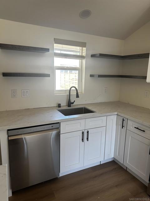 1656 Evergreen Ave, San Diego CA: https://media.crmls.org/mediaz/5c3b6658-d92a-4364-89a9-9b2a55d0c384.jpg