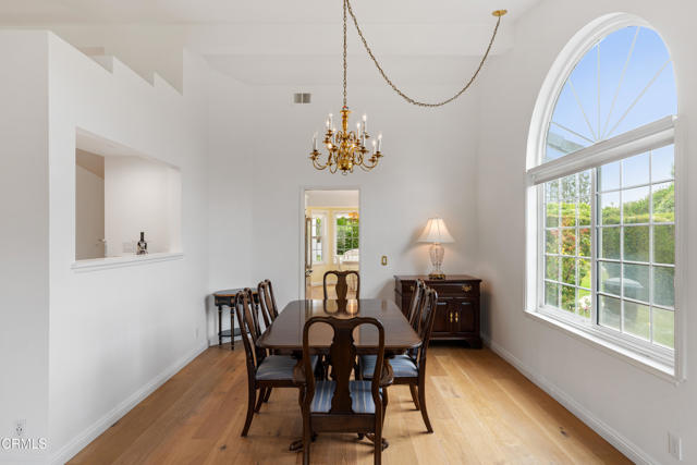 6861 Aviano Drive, Camarillo CA: https://media.crmls.org/mediaz/5c3bd3e3-5e3c-4af5-8a2c-b705b956b10c.jpg