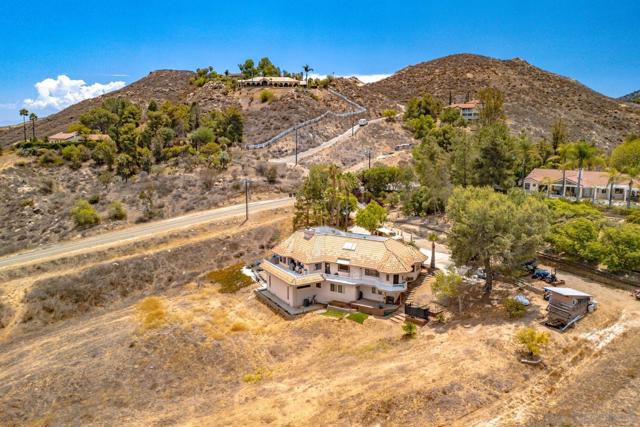 20329 Luchs Rd, Perris CA: https://media.crmls.org/mediaz/5c3c39f9-0cfa-4025-ab74-f251406334ef.jpg