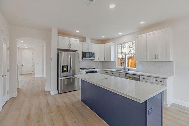 9135 Desiderio Way, Gilroy CA: https://media.crmls.org/mediaz/5c3ca42e-6f69-4574-babb-5b41bff255fc.jpg