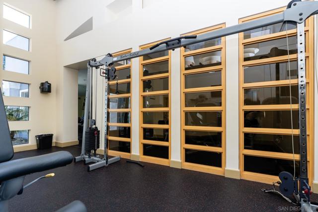 3550 Lebon Dr, San Diego CA: https://media.crmls.org/mediaz/5c3d0bd1-ac11-407b-ad32-2e85c08f521d.jpg